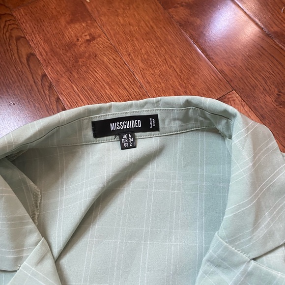 💛SOLD💛Missguided Cropped Button Down Top - Picture 3 of 5